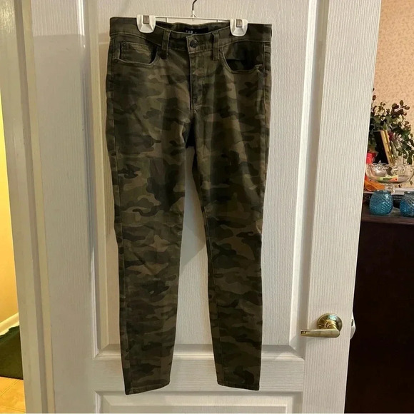 Gap leggings, skinny, jeans, women’s size 28 waist camouflage denim stretch. - Picture 1 of 5